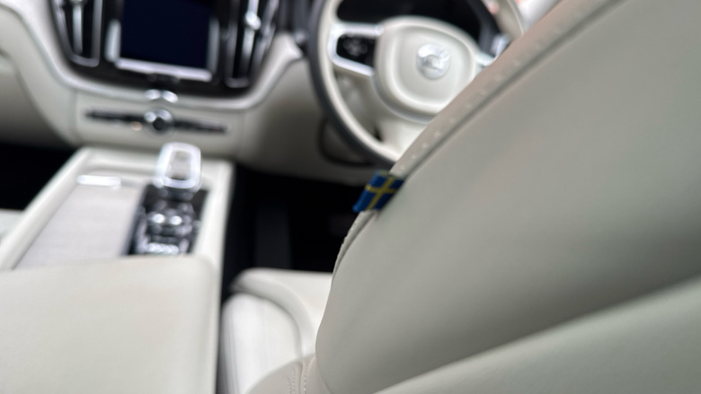 Volvo Xc60 2.0 T6 Recharge PHEV Inscription 5dr AWD Auto Estate